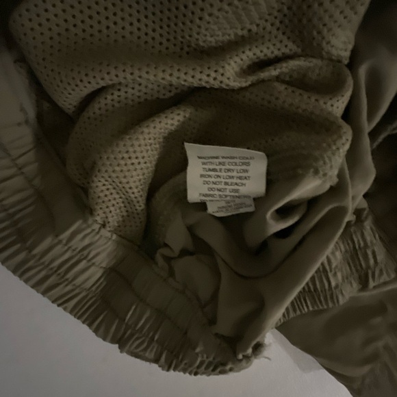 Magellan Outdoors Shorts Fish Gear Water Repellant Tan Kid’s Size Large (14-16) - Picture 11 of 11